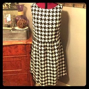 Gorgeous!- 22w Jessica Simpson Houndstooth Dress